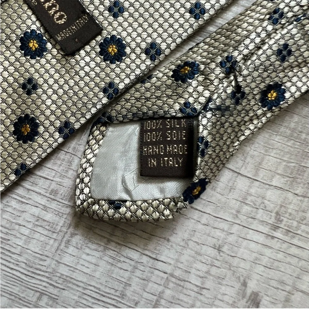 VINTAGE VALENTINO Metallic Gold Floral Tie - Picture 8 of 12
